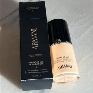 Giorgio Armani Luminous Silk Foundation